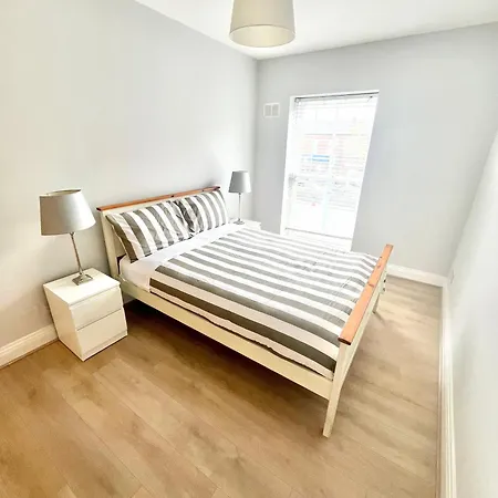 - 2 Bedrooms