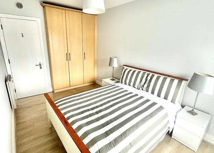 - 2 Bedrooms