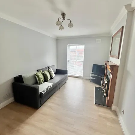 - 2 Bedrooms